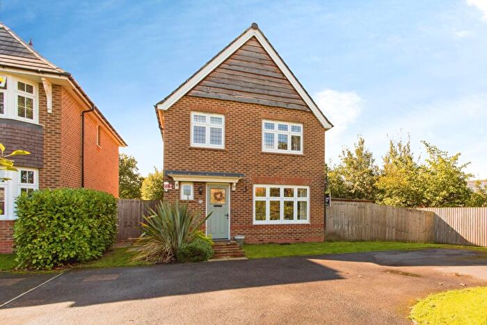 3 Bedroom Detached House For Sale In Rook Crescent, Leyland, Lancashire, PR25