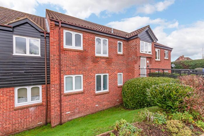 2 Bedroom Flat For Sale In Newnham Green, Maldon, CM9