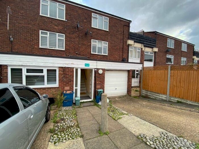 2 Bedroom Apartment To Rent In Long Banks, Harlow, CM18