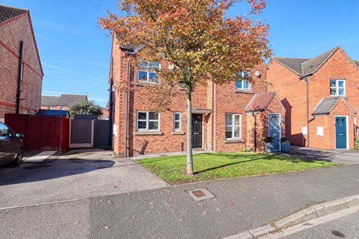 3 Bedroom Semi-Detached House For Sale In Queens Drive, Crowle, DN17