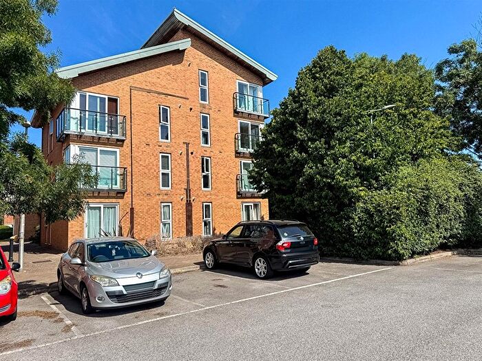 2 Bedroom Flat For Sale In Bransby Way, Weston-Super-Mare, BS24