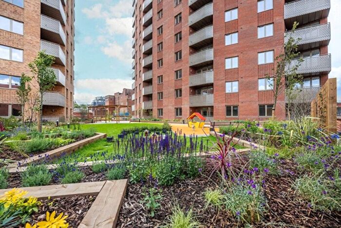 1 Bedroom Flat To Rent In Elmsleigh Road, Staines-Upon-Thames, Surrey, TW18