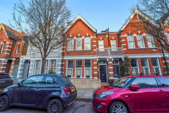 1 Bedroom Flat To Rent In Cornwall Road, Twickenham, TW1