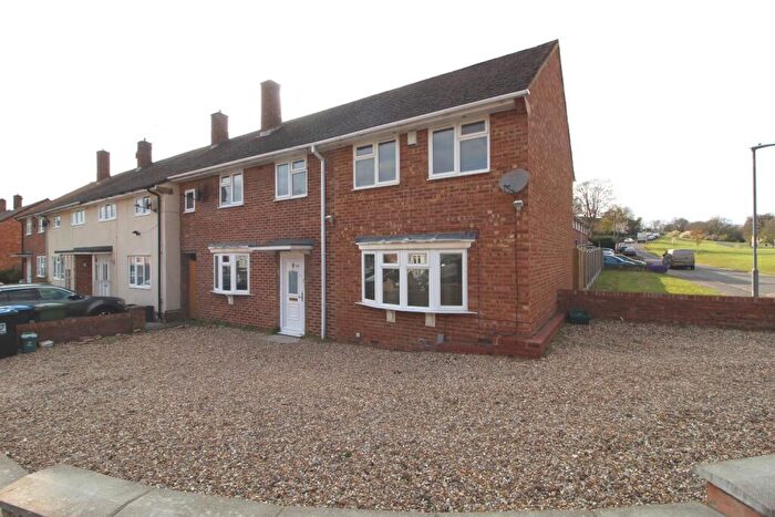 4 Bedroom End Of Terrace House To Rent In Chaulden Terrace, Hemel Hempstead, Hertfordshire, HP1