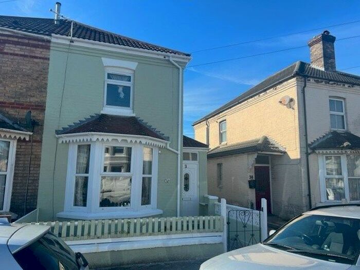 3 Bedroom Semi-Detached House To Rent In Lincoln Avenue, Bournemouth, BH1