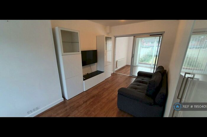3 Bedroom End Of Terrace House To Rent In Solihull, Solihull, B91