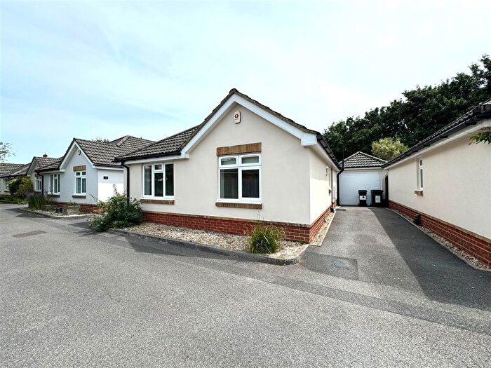 2 Bedroom Detached Bungalow For Sale In Emma Close, Northbourne, Bournemouth, Dorset, BH10