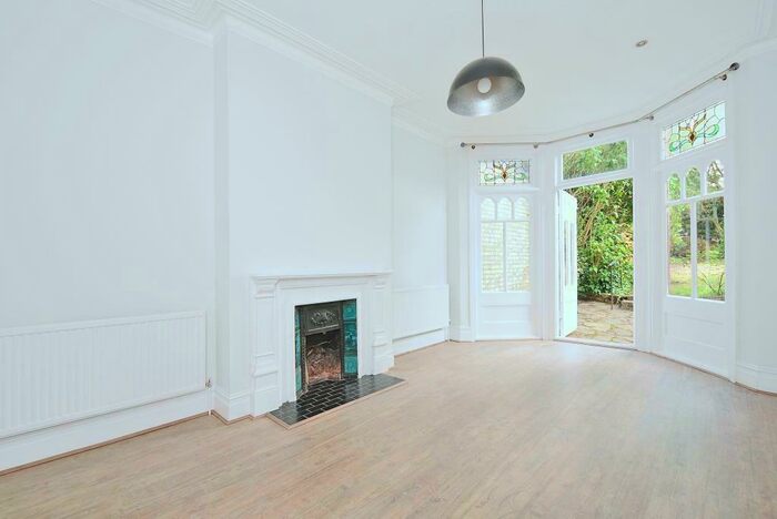 5 Bedroom Terraced House To Rent In Grosvenor Road, Finchley, N3