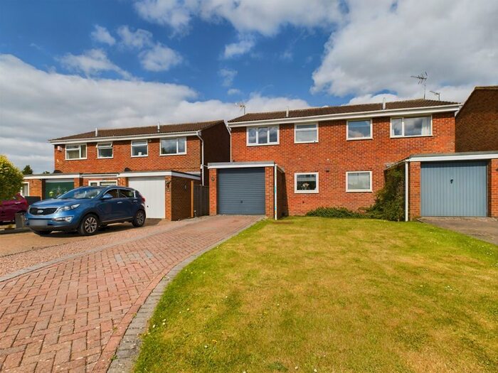 3 Bedroom Semi-Detached House To Rent In Lincoln Close, Tewkesbury, Gloucestershire, GL20