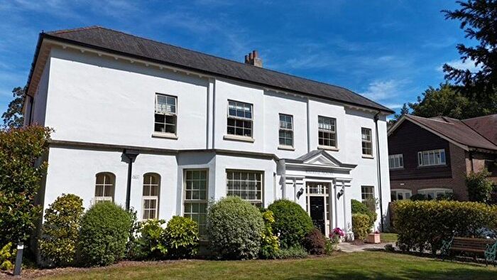2 Bedroom Flat For Sale In Winkton, BH23