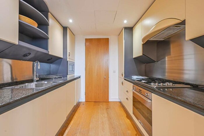 1 Bedroom Flat To Rent In Belgrave Court, , Canary Wharf, London, E14