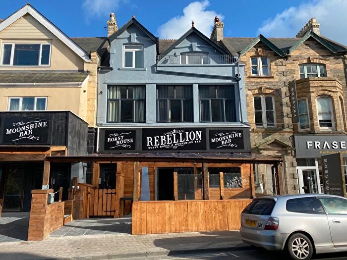 2 Bedroom Flat To Rent In Cliff Road, Newquay, TR7