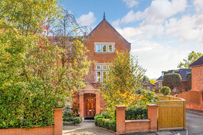 4 Bedroom Property For Sale In Arthur Road, Wimbledon, London, SW19