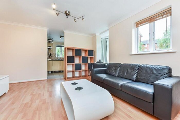 1 Bedroom Flat For Sale In Middleton Drive, London, SE16