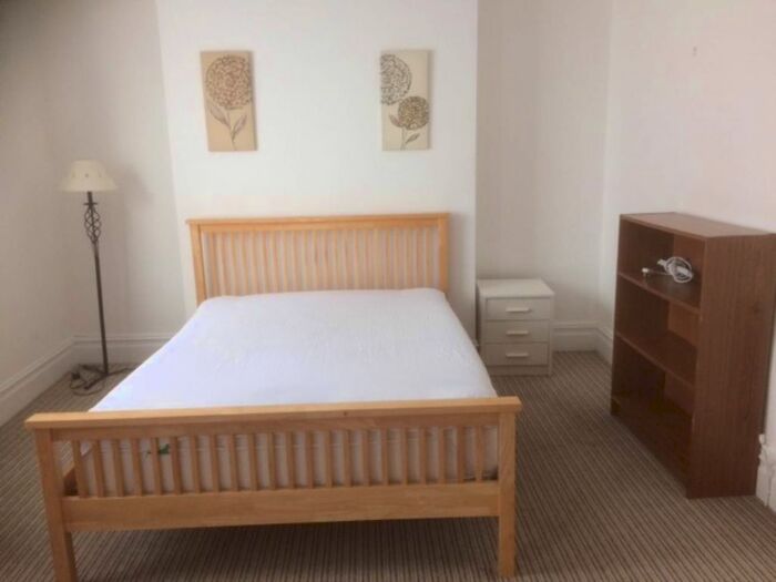 6 Bedroom Property To Rent In St. Albans Road, Brynmill, Swansea, SA2