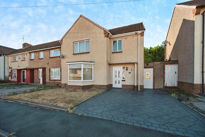 4 Bedroom End Of Terrace House For Sale In Orchard Road, Dudley, West Midlands, DY2