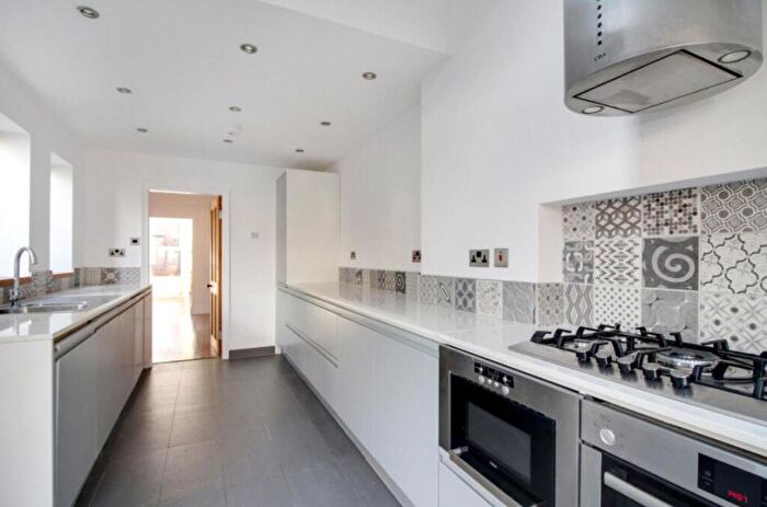 4 Bedroom Property To Rent In Camden Road, London, NW1