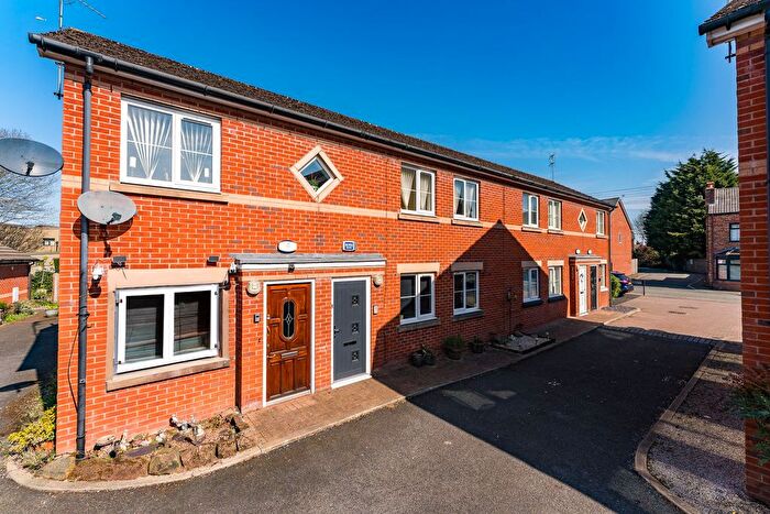 2 Bedroom Flat For Sale In Farnworth Mews, Widnes, WA8