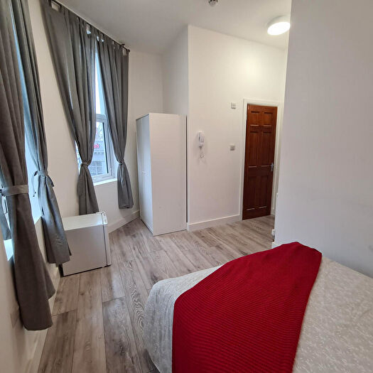 1 Bedroom Apartment To Rent In Kilburn High Road, London, NW6