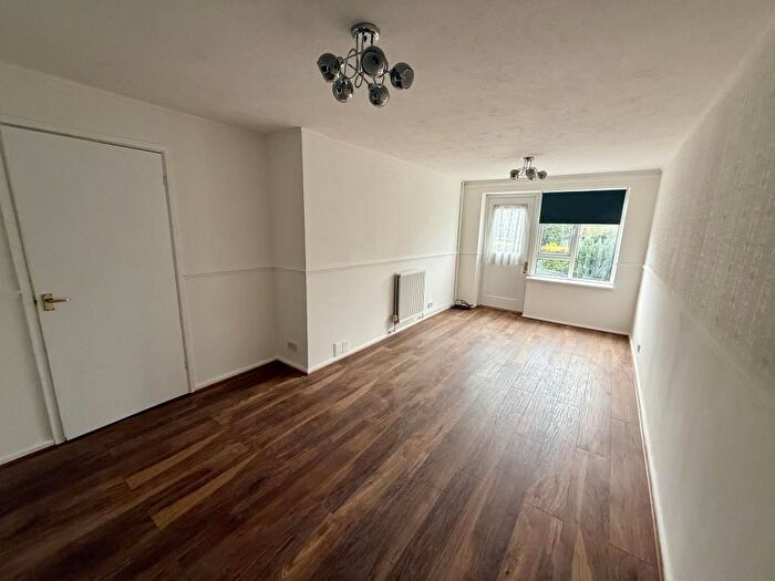 2 Bedroom End Terrace House To Rent In Windmill Road, Bracknell, RG42