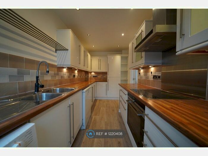 4 Bedroom Terraced House To Rent In Eastleigh Close, Sutton SM2