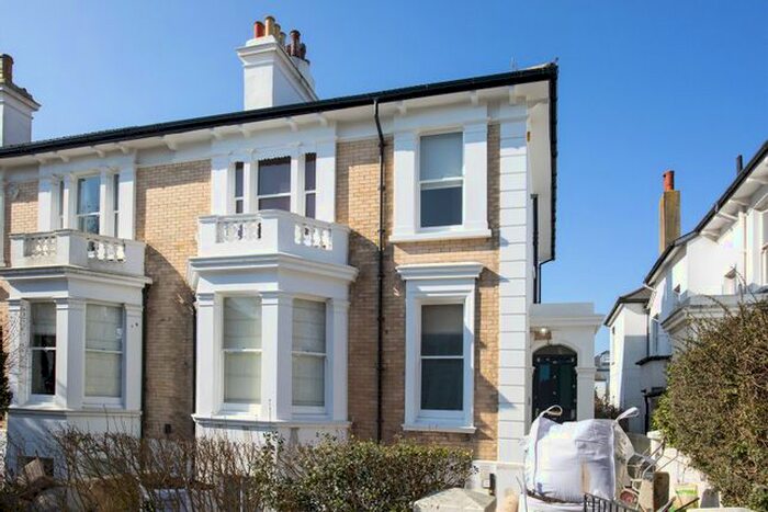 1 Bedroom Flat To Rent In Denmark Villas, Hove, BN3