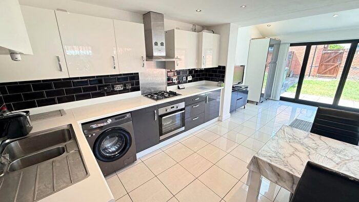 4 Bedroom Property To Rent In Canal View, Coventry, CV1