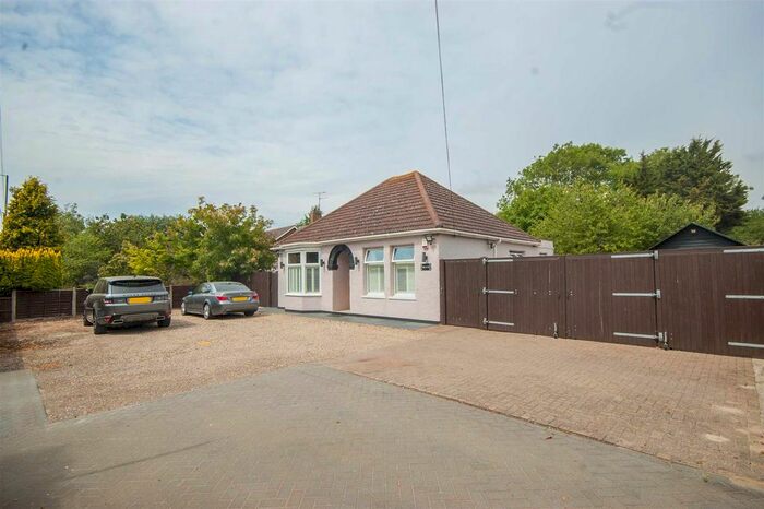 3 Bedroom Detached Bungalow For Sale In Main Road, Boreham, Chelmsford, CM3