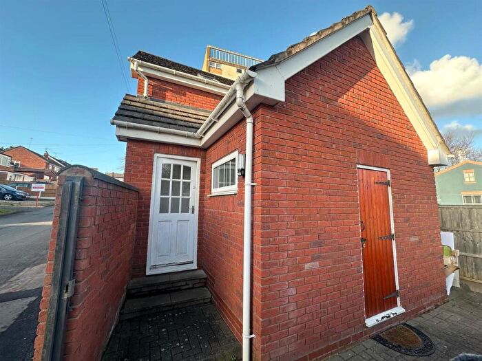 1 Bedroom Maisonette To Rent In High Street, Wollaston, Stourbridge, DY8