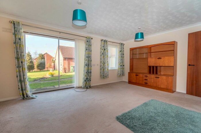 2 Bedroom Detached Bungalow For Sale In Fayregreen, Fakenham, NR21