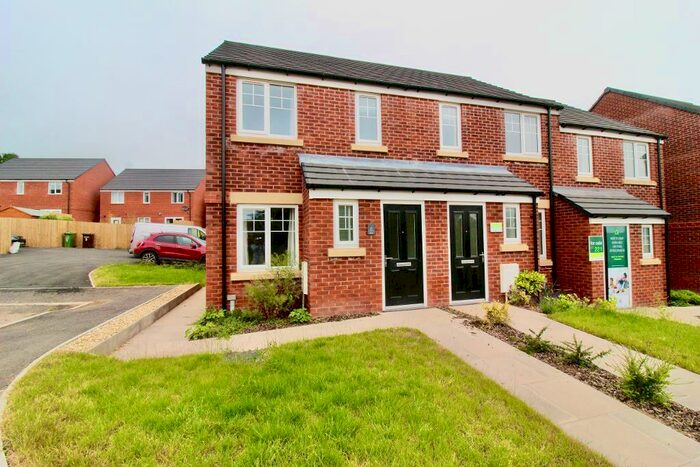 2 Bedroom End Of Terrace House To Rent In Hume Chase, Stone, Staffordshire, ST15