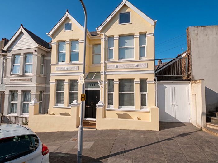 2 Bedroom End Of Terrace House For Sale In Winston Avenue, Plymouth, PL4