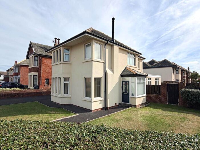 3 Bedroom Detached House For Sale In Abercorn Place, Blackpool, FY4
