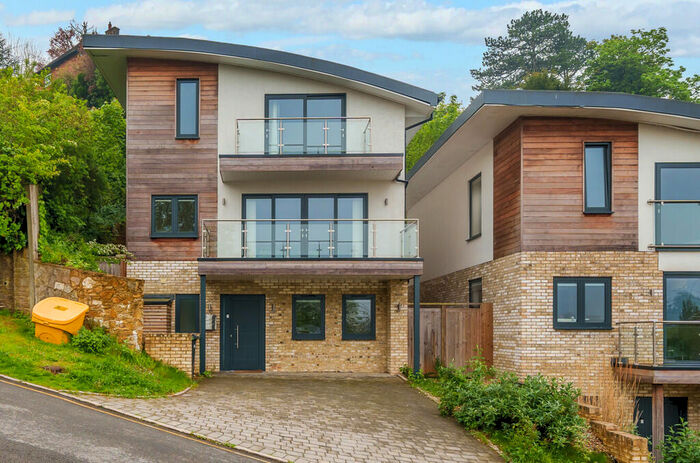 4 Bedroom Detached House To Rent In Abbot Road, Guildford, GU1