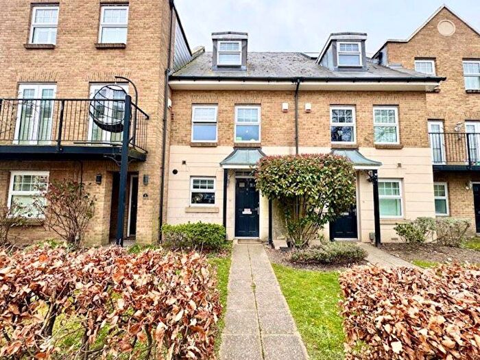 3 Bedroom Terraced House For Sale In Mackintosh Street, Bromley, BR2