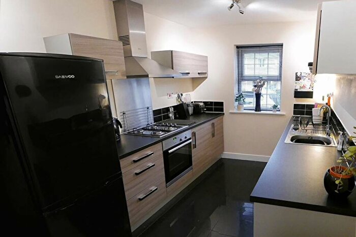 3 Bedroom End Of Terrace House For Sale In Barnsbridge Grove, Barnsley, S70