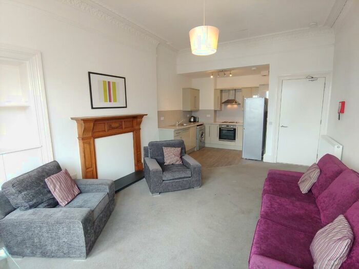 4 Bedroom Flat To Rent In Morningside Road, Morningside, Edinburgh, EH10