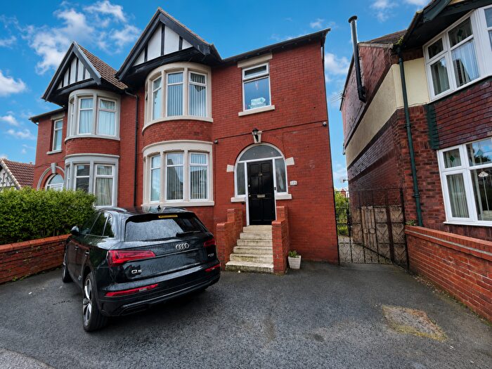 5 Bedroom Semi Detached House For Sale In Warley Road, Blackpool, FY1