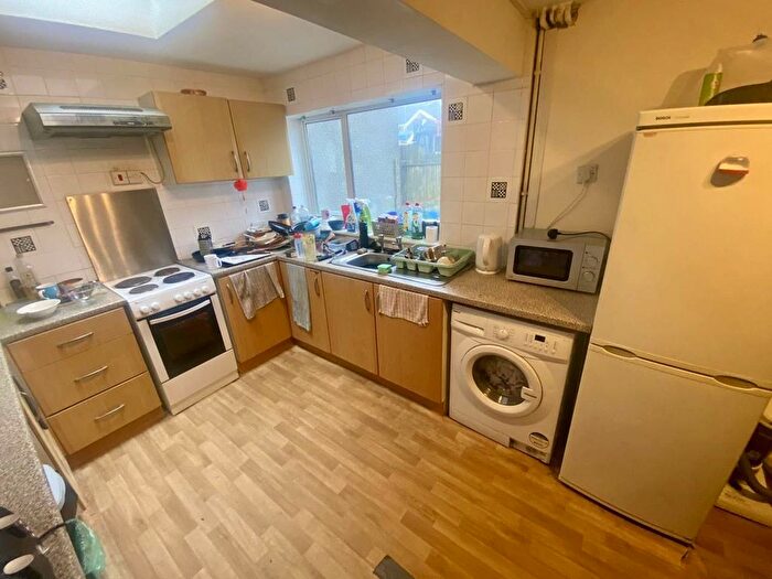 3 Bedroom Property To Rent In Rodney Street, Sandfields, Swansea, SA1