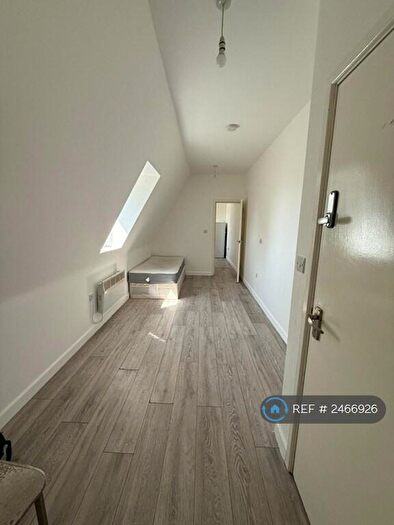 1 Bedroom Flat To Rent In Broad Street, Dagenham, RM10