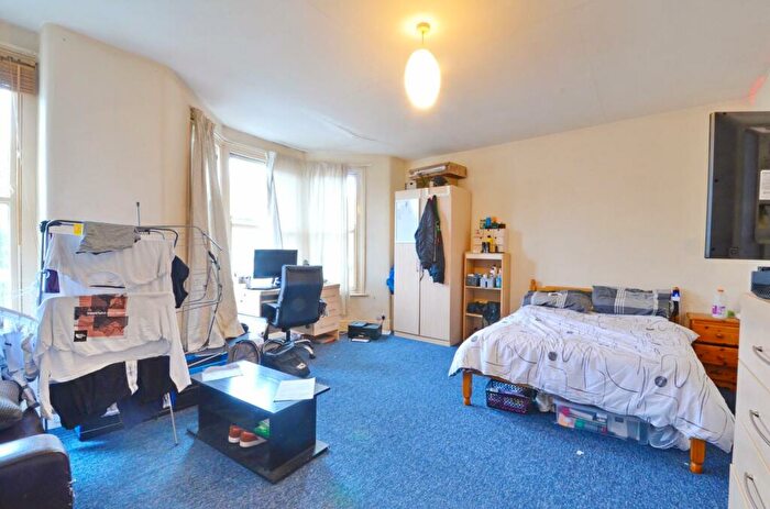 5 Bedroom Terraced House To Rent In Dongola Road, Bristol, BS7