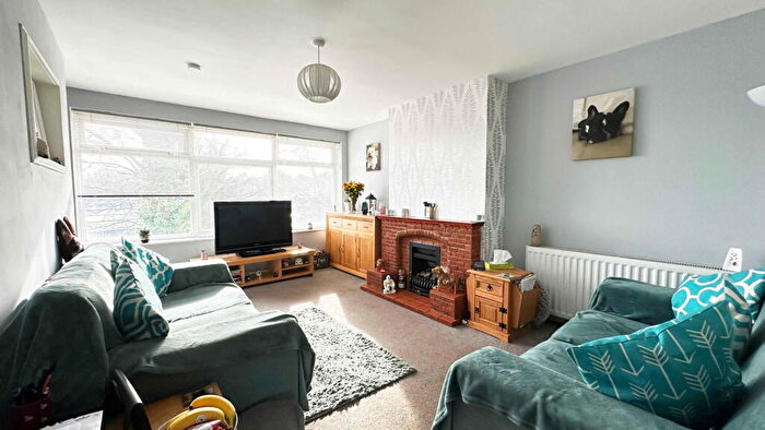 2 Bedroom Maisonette For Sale In Greenacre, Oakfield Lane, Dartford, DA1