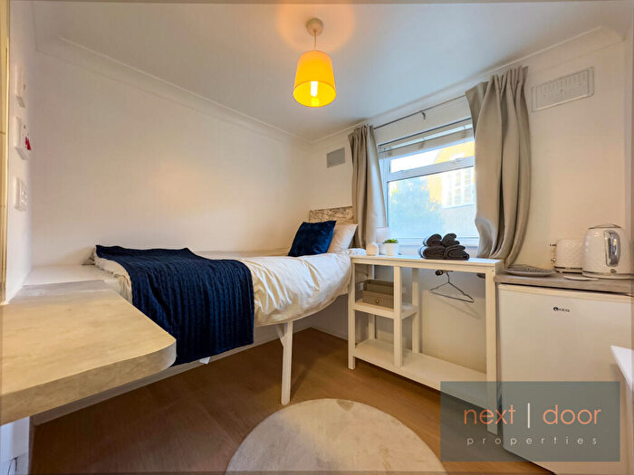 Studio To Rent In Camberwell New Road, Oval-Camberwell, SE5
