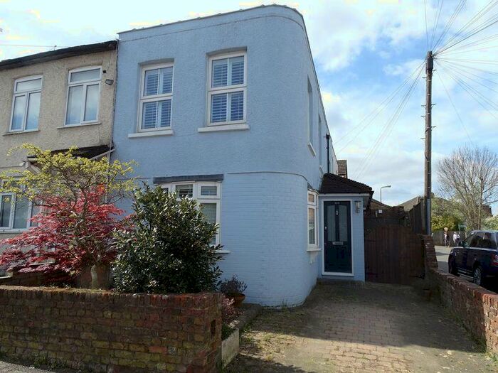 2 Bedroom House To Rent In Sebright Road, High Barnet, EN5