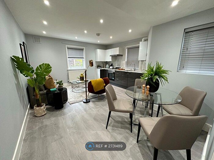 2 Bedroom Flat To Rent In Ling Road, London, E16