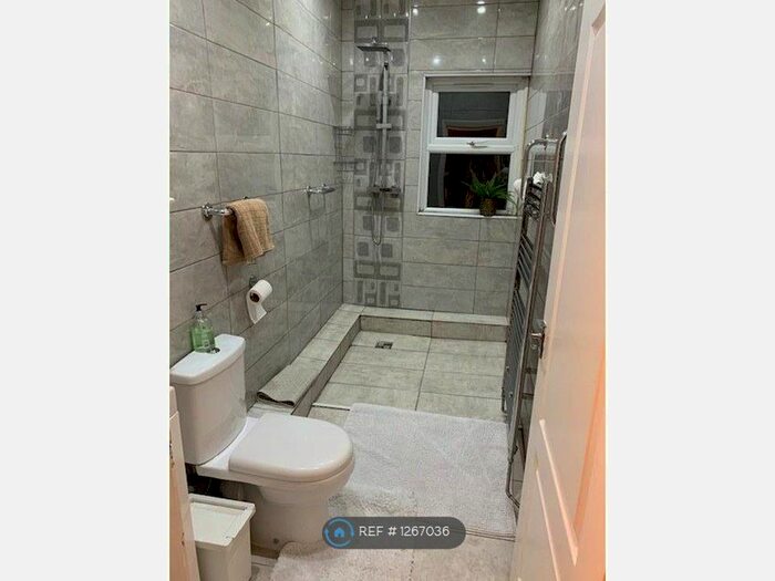 2 Bedroom Maisonette To Rent In Edmonton, London N9