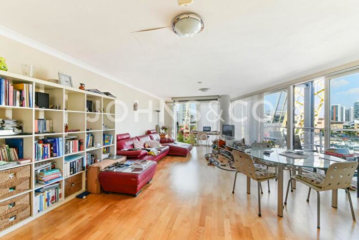 2 Bedroom Apartment To Rent In Boardwalk Place, Canary Wharf. London, E14