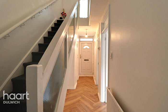 3 Bedroom Apartment To Rent In Lympstone Gardens, London, SE15