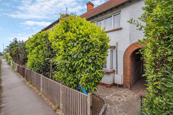 1 Bedroom Flat For Sale In Oxford Road, Gerrards Cross, SL9