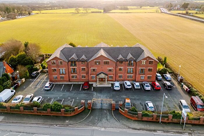 2 Bedroom Flat To Rent In Chorley Road, Westhoughton, Bolton, BL5